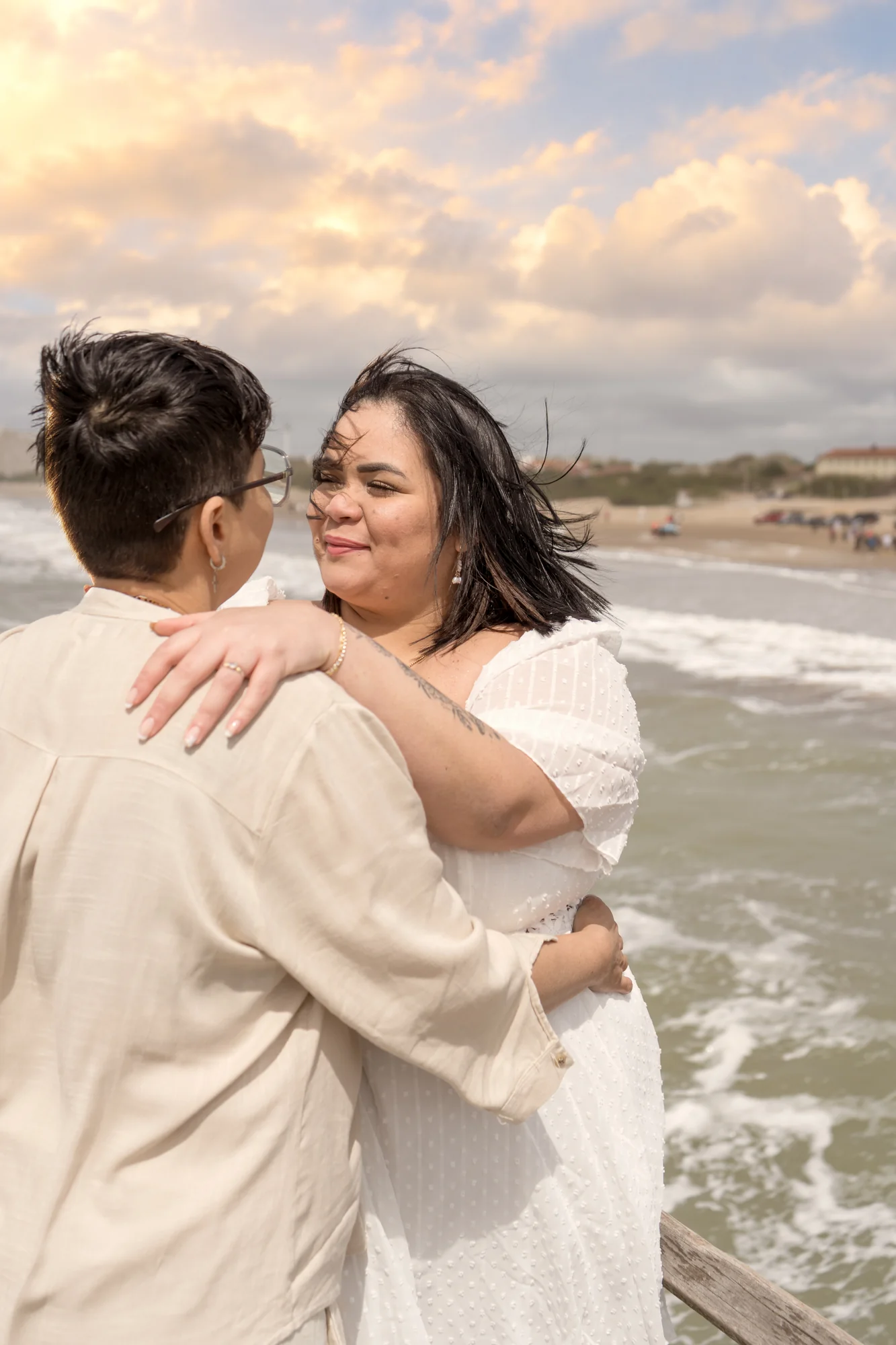 Un abrazo frente al agua — Dudiver Photos